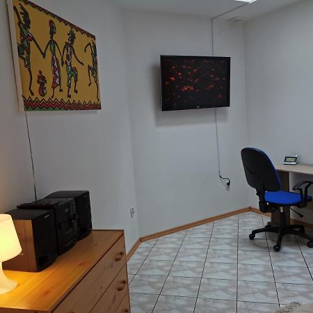 White Apartment Jablonna  Luaran gambar