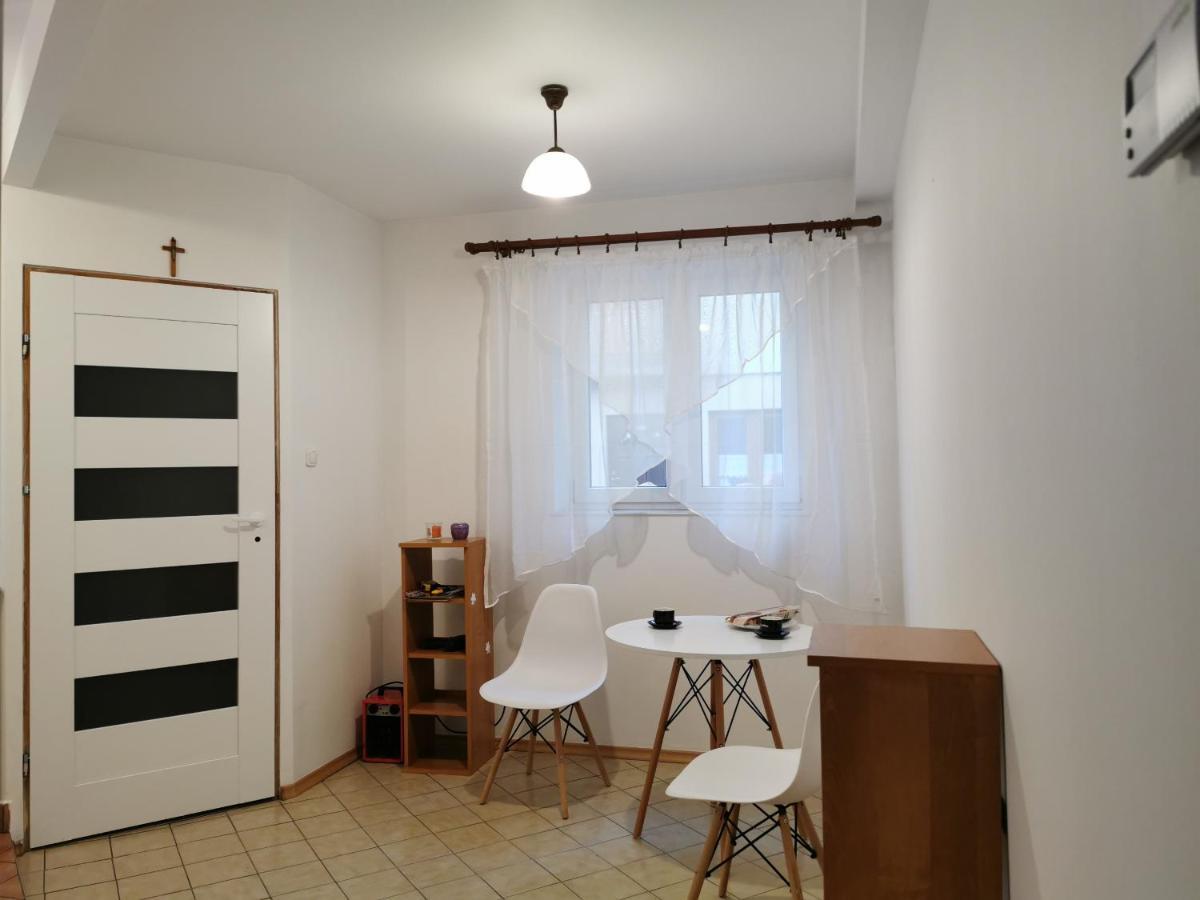 White Apartment Jablonna  Luaran gambar